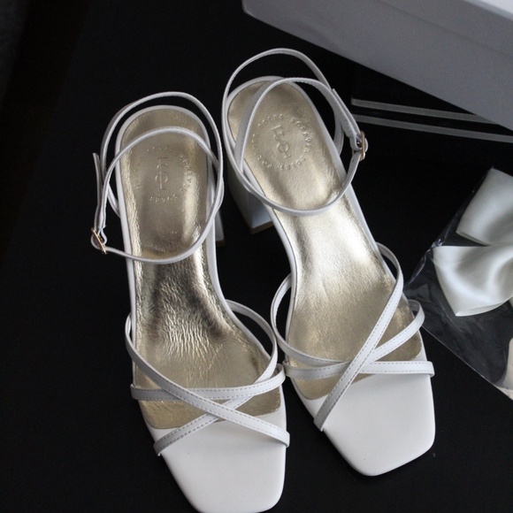 Radiant Ivory Bridal Sandals - Picture 4 of 7